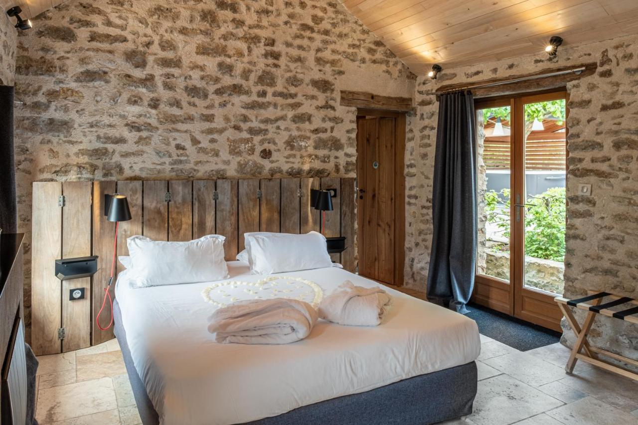 Le Domaine Des Pres Verts Suites & Chambres Avec Jacuzzi Privatif Jouey Esterno foto