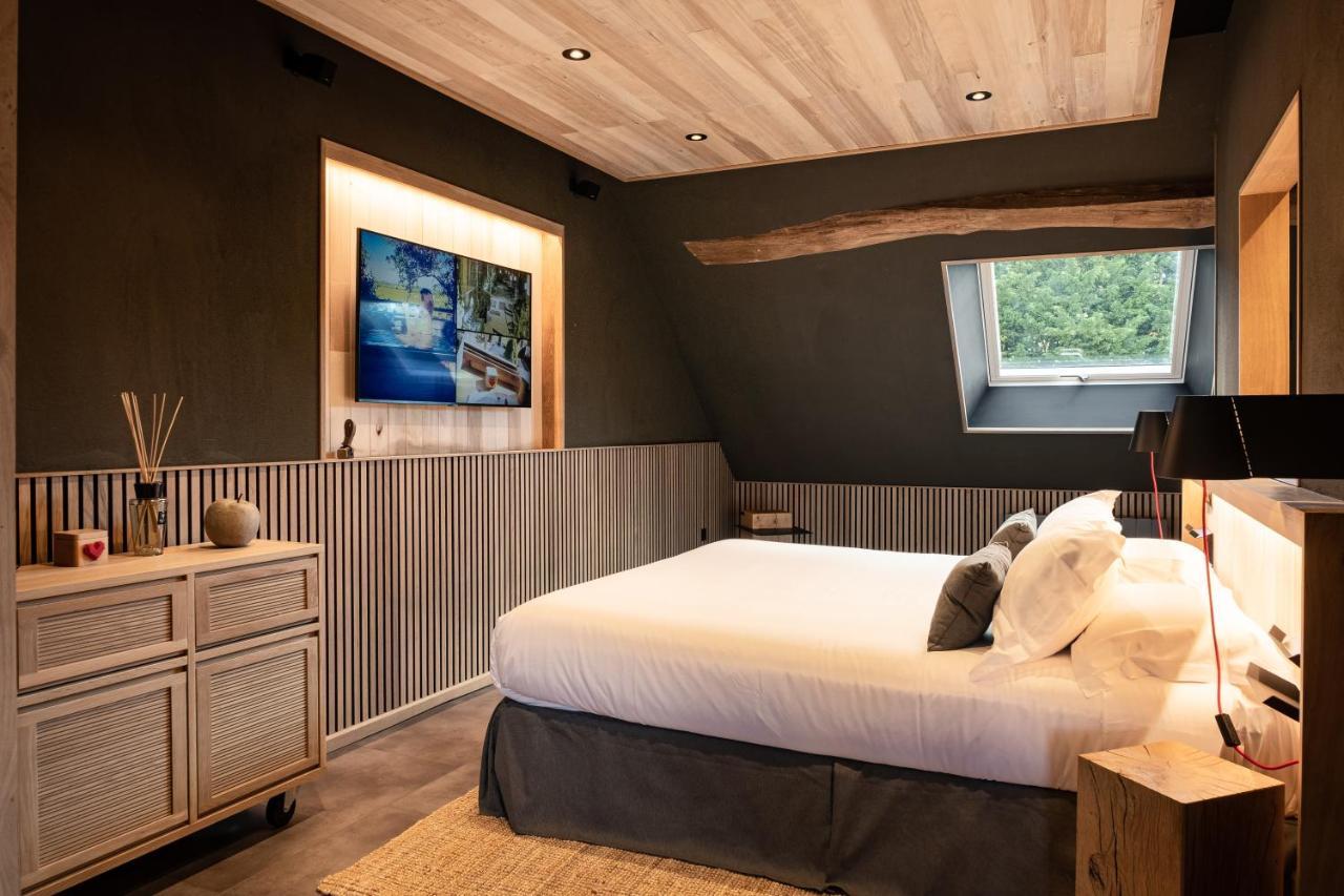 Le Domaine Des Pres Verts Suites & Chambres Avec Jacuzzi Privatif Jouey Esterno foto