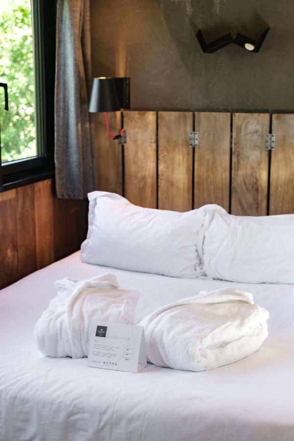 Le Domaine Des Pres Verts Suites & Chambres Avec Jacuzzi Privatif Jouey Esterno foto