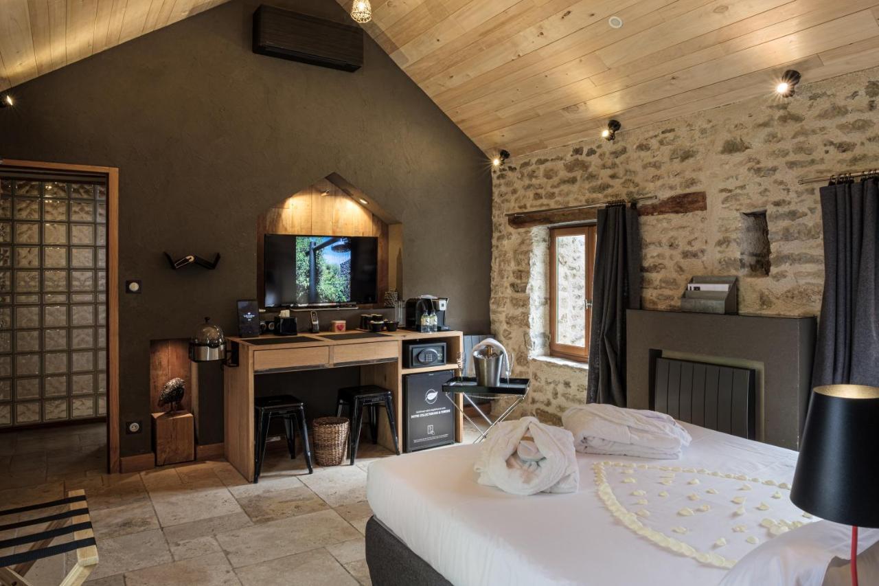 Le Domaine Des Pres Verts Suites & Chambres Avec Jacuzzi Privatif Jouey Esterno foto