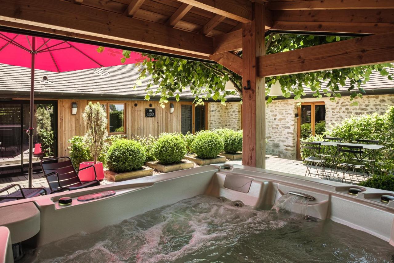 Le Domaine Des Pres Verts Suites & Chambres Avec Jacuzzi Privatif Jouey Esterno foto